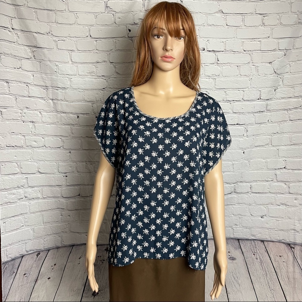 Alfani Top Blue Beige Front Floral Back Striped Hi-Low Top Size 8